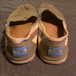 Toms